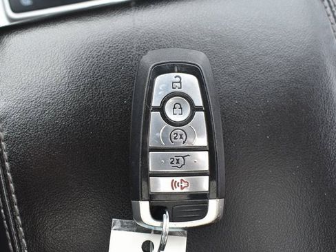 Used 2020 Ford Explorer XLT w/ Equipment Group 202A image 31