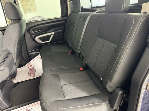 Used 2019 Nissan Titan SV image 25