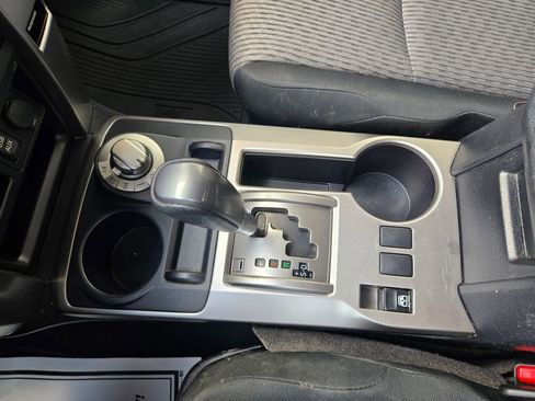 Used 2019 Toyota 4Runner SR5 AWD/4WD image 31