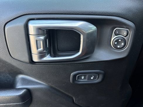 Used 2022 Jeep Wrangler Unlimited Rubicon 4xe image 10