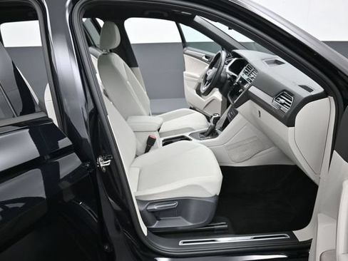 Used 2023 Volkswagen Tiguan SE R-Line FWD image 35
