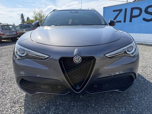 Used 2022 Alfa Romeo Stelvio Veloce AWD/4WD image 8