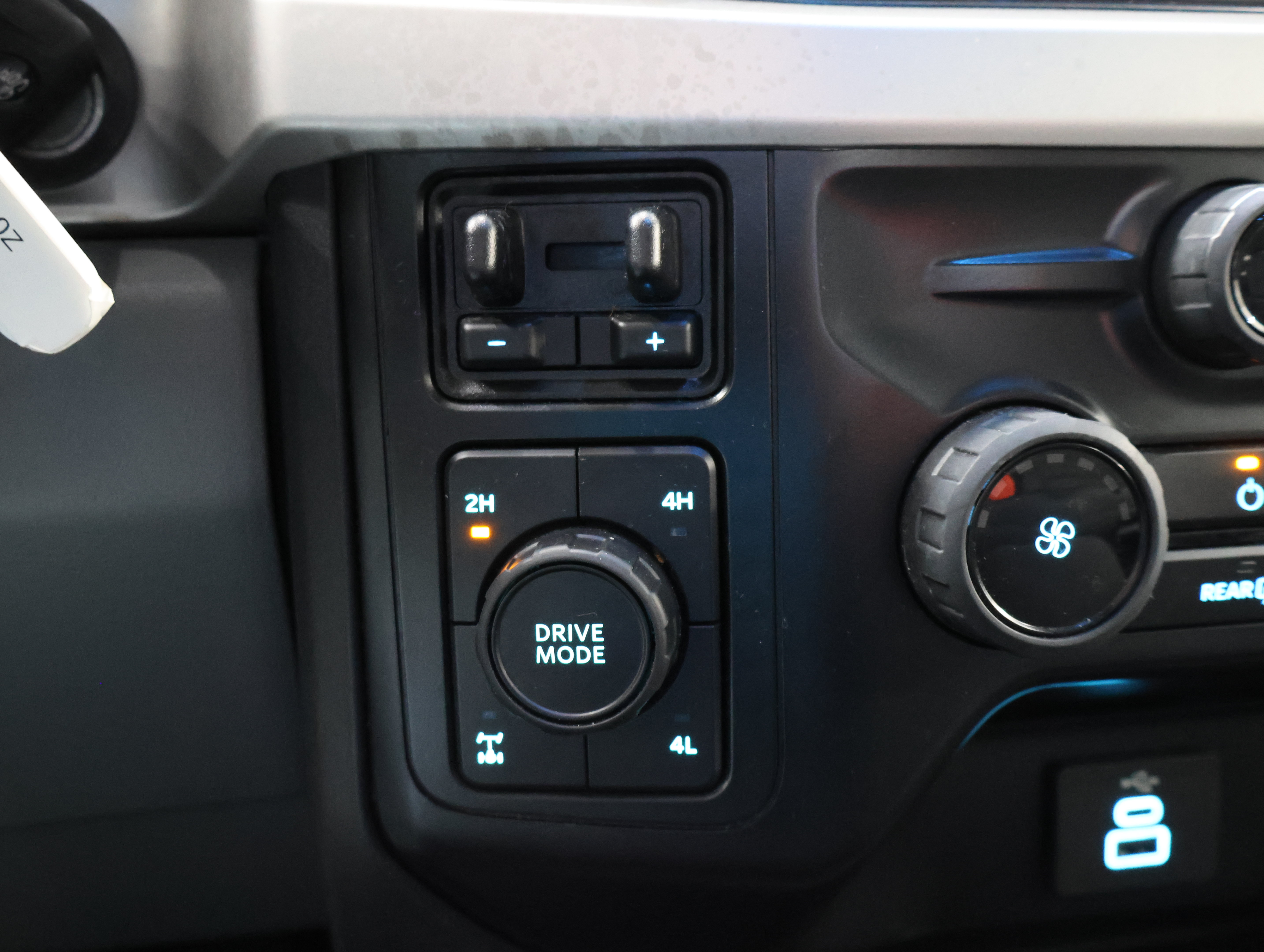 Used 2024 Ford F250 XL w/ STX Appearance Package AWD/4WD image 43
