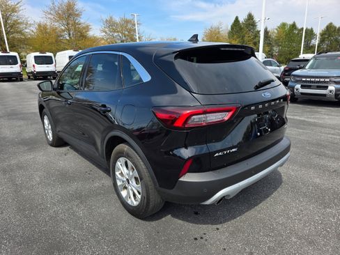 Certified 2023 Ford Escape Active w/ Tech Pack #2 AWD/4WD image 3