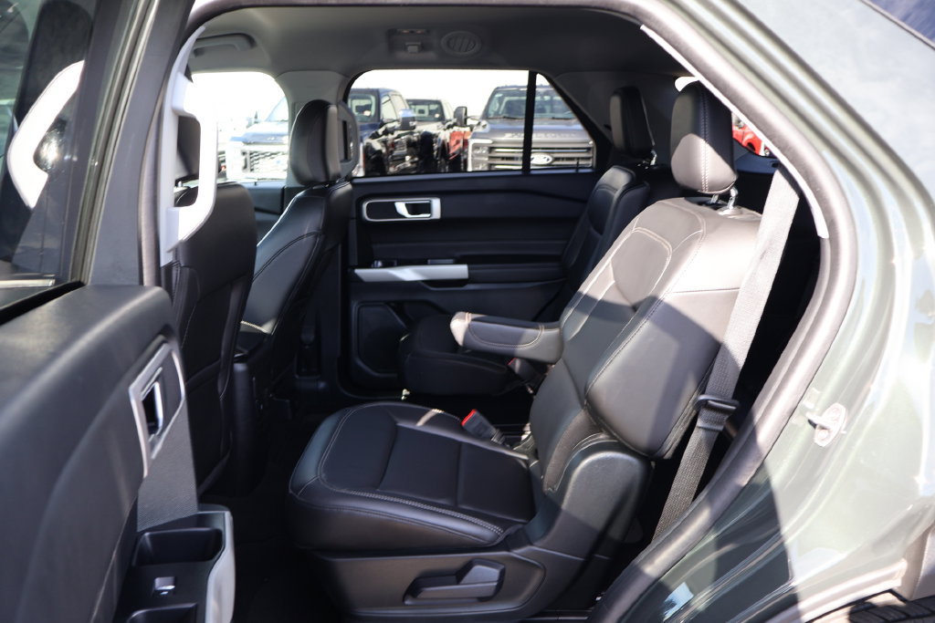 Used 2023 Ford Explorer XLT w/ Equipment Group 202A AWD/4WD image 20