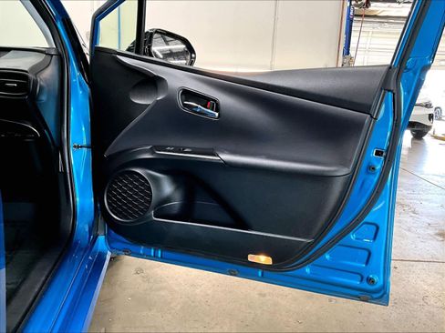Used 2019 Toyota Prius LE image 25