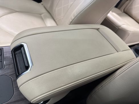 Used 2023 Toyota Highlander Platinum image 31