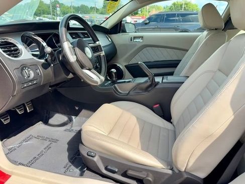 Used 2010 Ford Mustang GT Premium RWD image 10