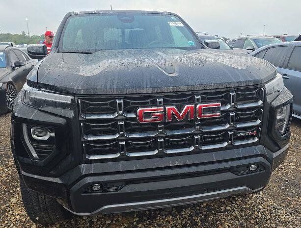 Used 2024 GMC Canyon AT4 AWD/4WD image 5