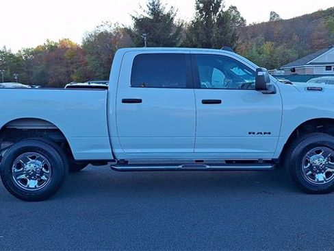 Used 2024 RAM 2500 Big Horn w/ Bed Utility Group image 9