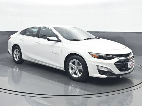 Used 2022 Chevrolet Malibu LT FWD image 9