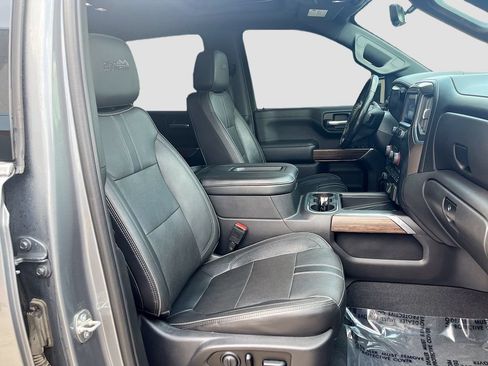 Used 2019 Chevrolet Silverado 1500 High Country w/ Technology Package AWD/4WD image 30