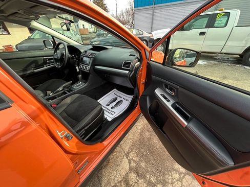 Used 2015 Subaru Crosstrek 2.0i Premium w/ Moonroof Package image 10