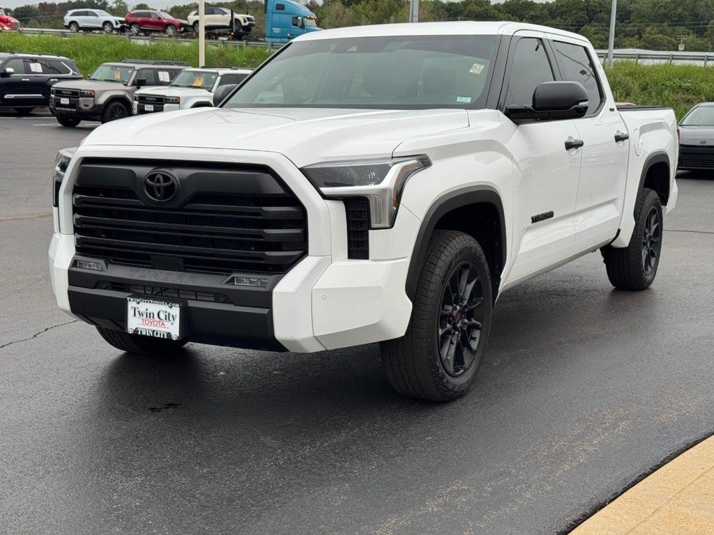 Used 2025 Toyota Tundra SR5 AWD/4WD image 8