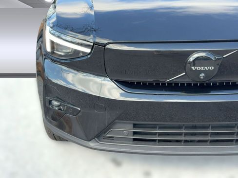 Used 2025 Volvo EC40 Ultra image 11