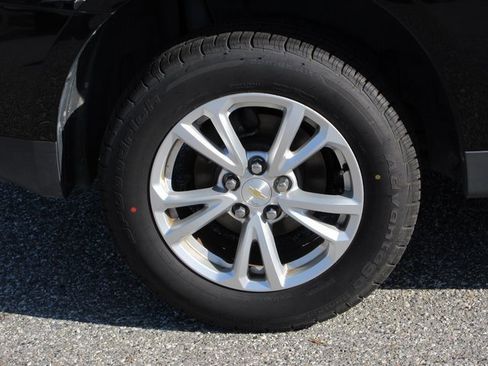 Used 2017 Chevrolet Equinox LT w/ Convenience Package image 4