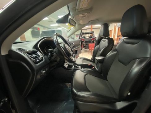 Used 2020 Jeep Compass Latitude FWD image 16