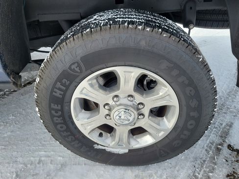 Used 2024 RAM 2500 Big Horn w/ Bed Utility Group image 5