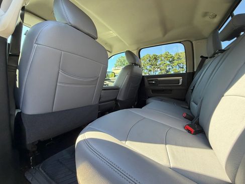 Used 2019 RAM 1500 Big Horn RWD image 24