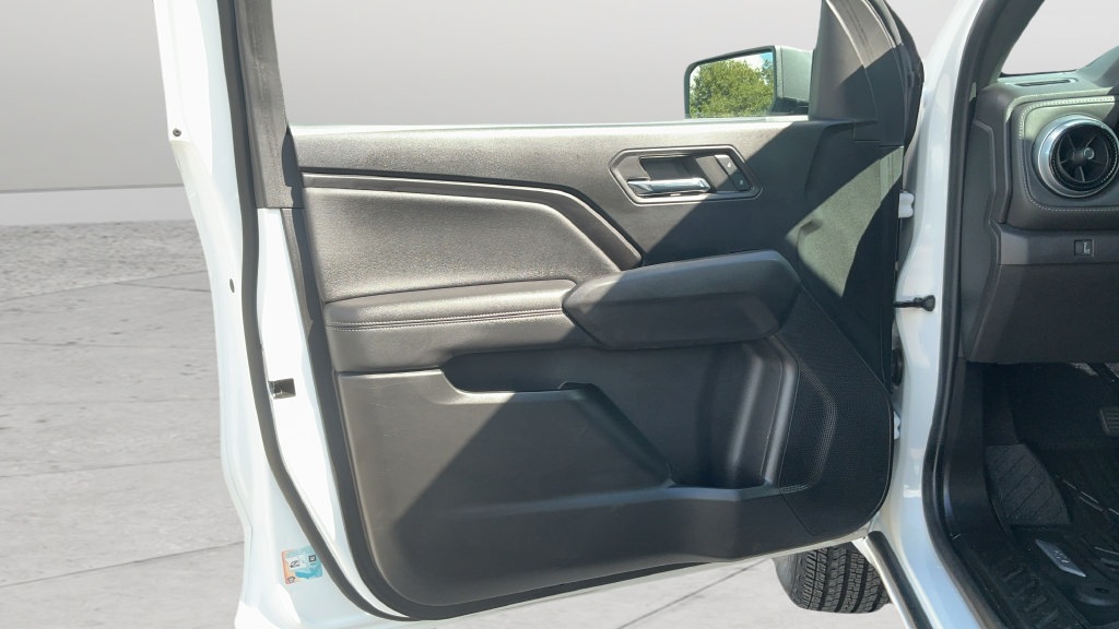 Used 2023 Chevrolet Colorado LT w/ LT Convenience Package RWD image 18