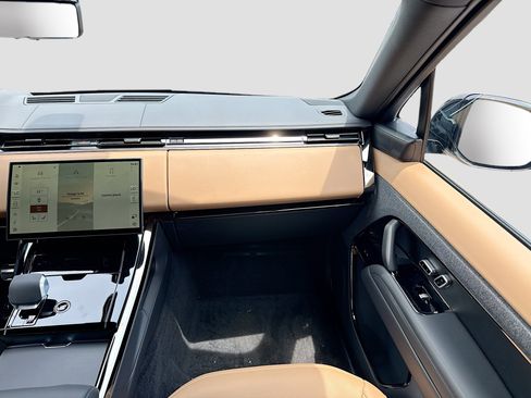 New 2026 Land Rover Range Rover Sport Dynamic SE AWD/4WD image 18