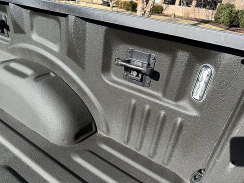 Used 2018 Ford F150 Lariat image 19