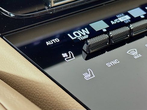 Certified 2026 Porsche Cayenne AWD/4WD image 22
