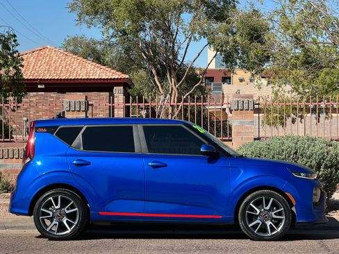 Used 2020 Kia Soul GT-Line Turbo FWD image 7