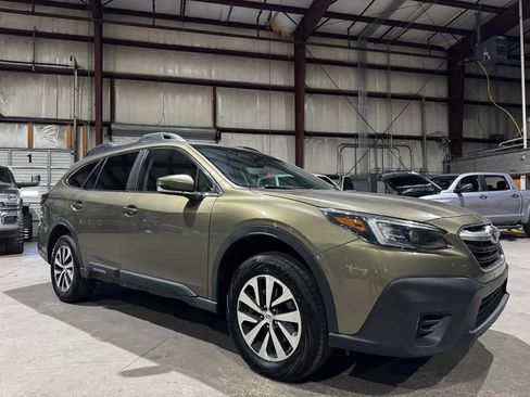 Used 2022 Subaru Outback Premium image 1