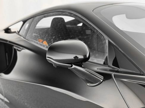 New 2025 McLaren Artura image 33