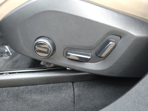 Certified 2025 Volvo XC90 B5 Plus image 30