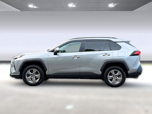 Used 2022 Toyota RAV4 XLE w/ Convenience Package AWD/4WD image 2