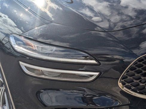 Used 2025 Genesis G70 2.5T w/ Sport Prestige Package image 9