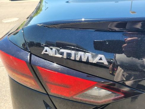 Certified 2023 Nissan Altima 2.5 SV FWD image 10
