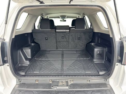 Used 2019 Toyota 4Runner SR5 AWD/4WD image 18