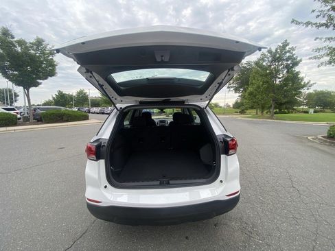 Used 2024 Chevrolet Equinox LS FWD image 34