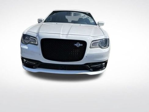 Used 2023 Chrysler 300 C RWD image 3