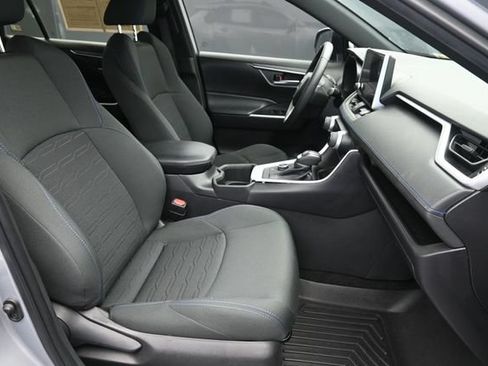 Used 2024 Toyota RAV4 SE AWD/4WD image 30