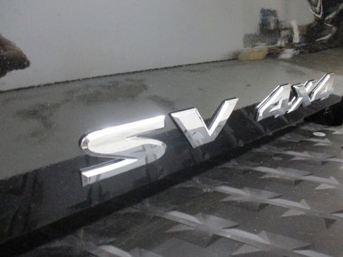 Used 2017 Nissan Titan SV image 6