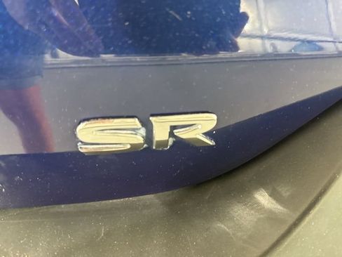 Used 2018 Nissan Kicks SR FWD image 11