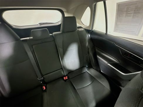 Used 2019 Toyota RAV4 LE image 13
