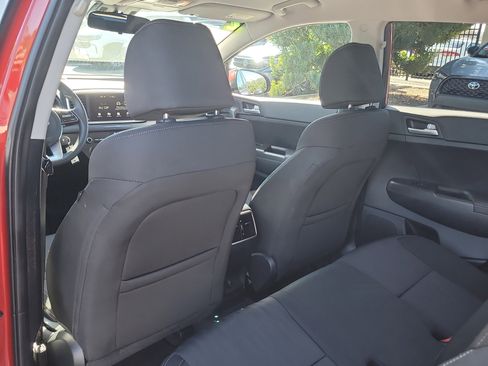 Used 2022 Kia Sportage LX image 13