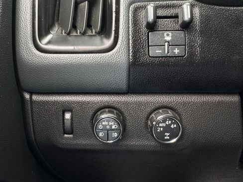 Used 2016 Chevrolet Colorado Z71 AWD/4WD image 27
