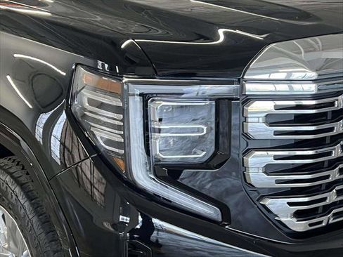 Used 2023 GMC Sierra 1500 Denali w/ Technology Package image 10