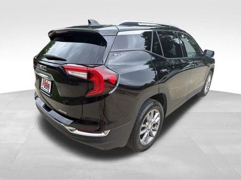 Used 2022 GMC Terrain SLT w/ Tech Package AWD/4WD image 4