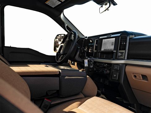 Used 2026 Ford F450 XLT w/ 360-Degree Camera Package image 4