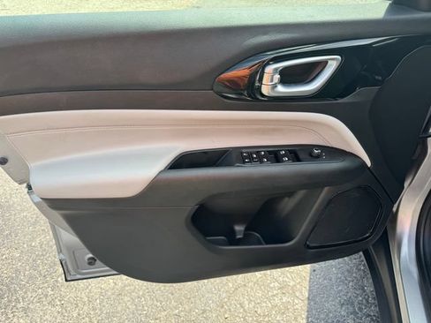 Certified 2023 Jeep Compass Limited AWD/4WD image 20