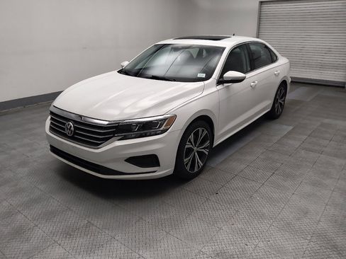 Used 2021 Volkswagen Passat 2.0T SE FWD image 2