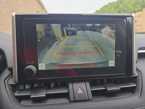 Used 2025 Toyota RAV4 XLE w/ Convenience Package FWD image 22