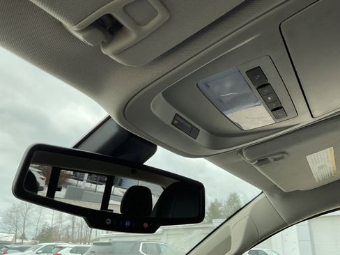 Used 2017 Chevrolet Colorado Z71 w/ Z71 Midnight Edition image 11